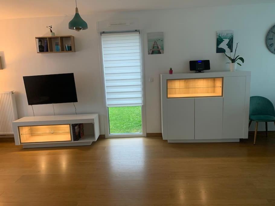 Maison Individuelle, Campagne, 3 Chambres, Baignoire Balneo 2 Places Genech Exterior photo